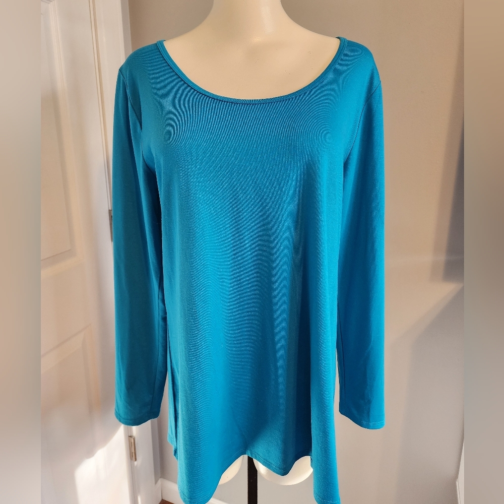 LuLaRoe Vibrant Teal Long Sleeve Top